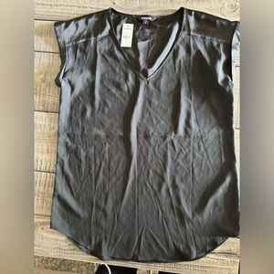 Express Women's Black V-Neck Top nwt